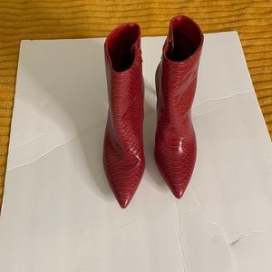 Hot Pink, Red Snake-Print Size:7.5